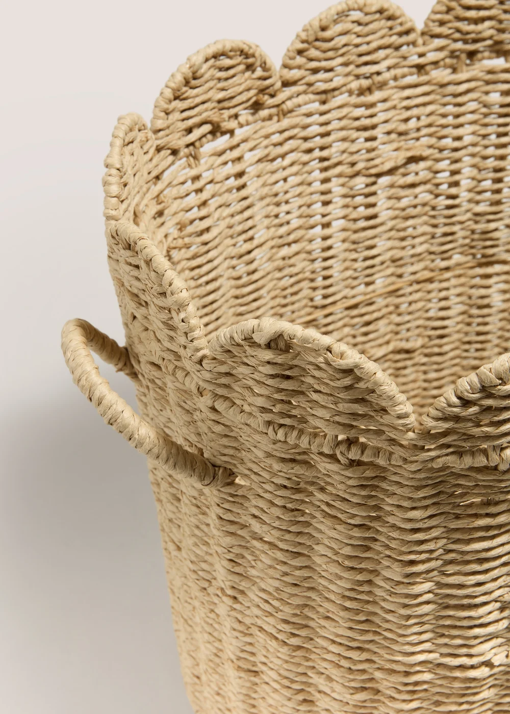 Oval Scallop Edge Basket Image 2