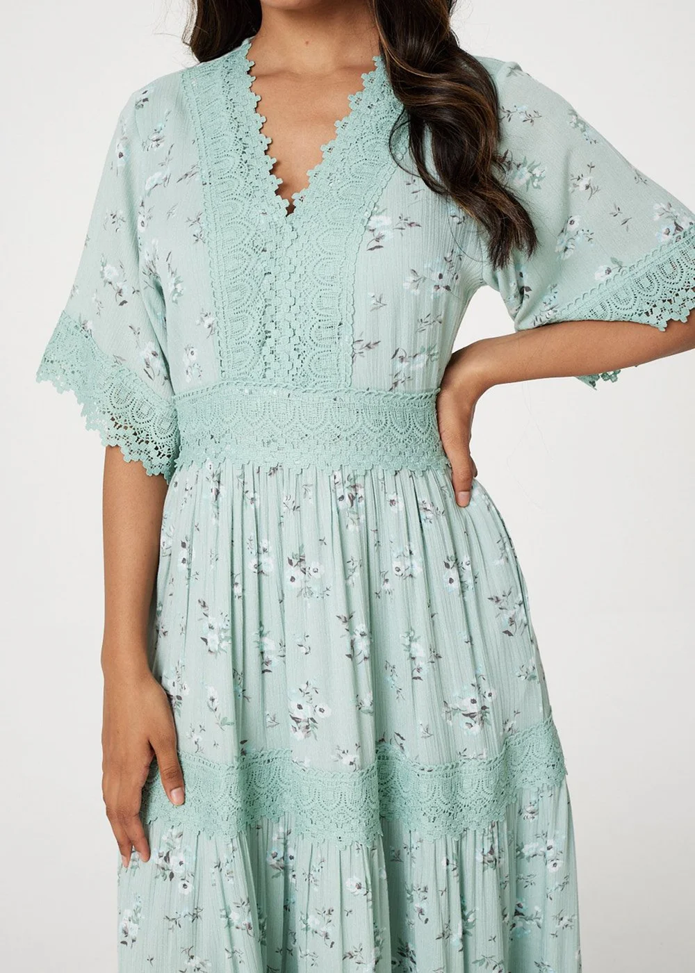 Izabel London Soft Green Floral Lace Tiered Maxi Dress - 8 Image 3