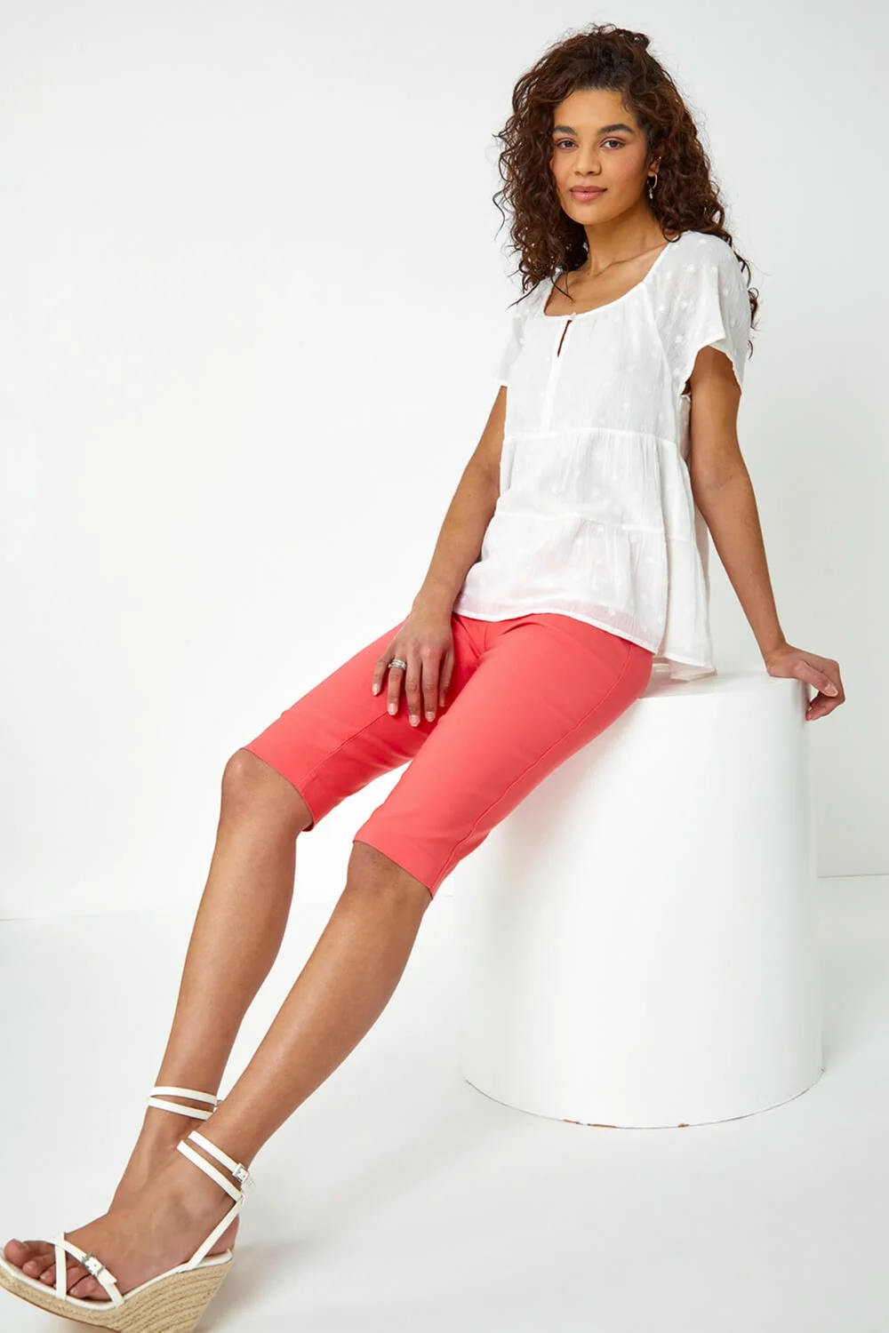 Roman Coral Knee Length Stretch Shorts - 10 Image 2