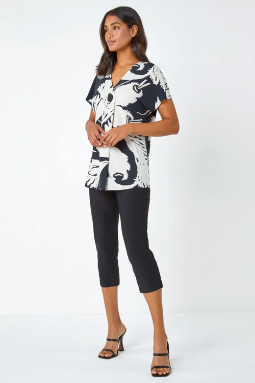 Roman Black Palm Print Button Detail V-Neck Top - Size 10 Image 4