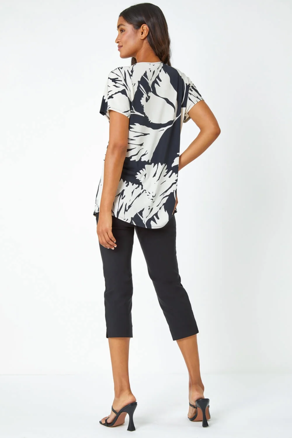 Roman Black Palm Print Button Detail V-Neck Top - Size 10 Image 3