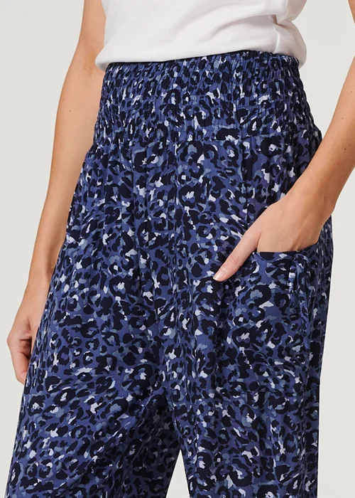 Izabel London Animal Print Pocket Detail Pants - 8 Image 3