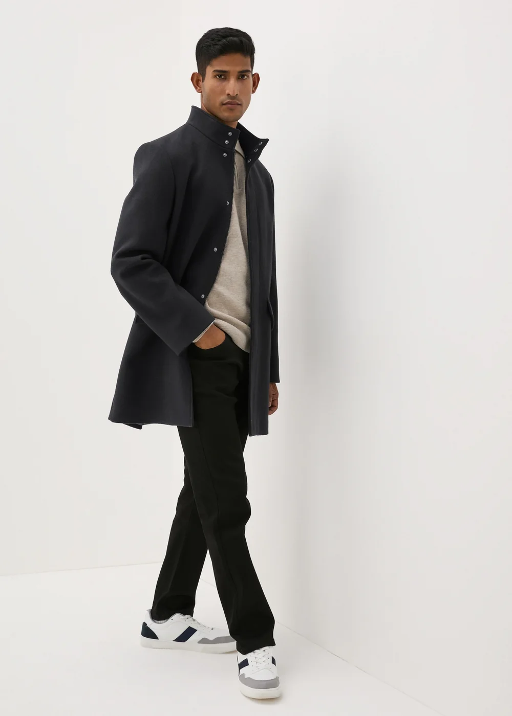 Taylor & Wright Black Funnel Neck Overcoat - S Image 3