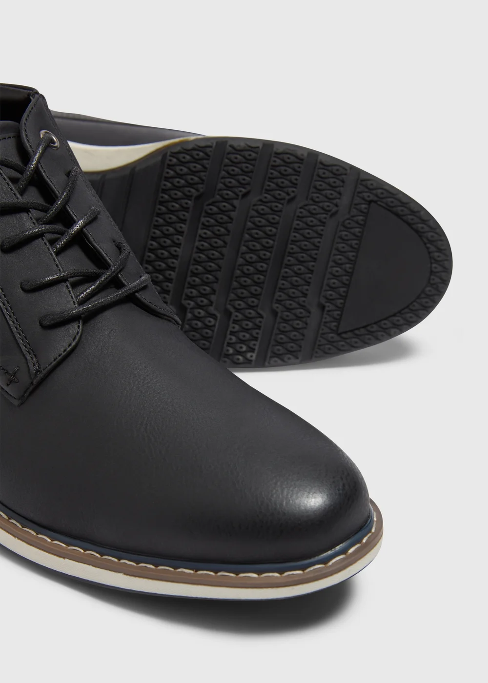 Black Casual Chukka Boots - Size 6 Image 2
