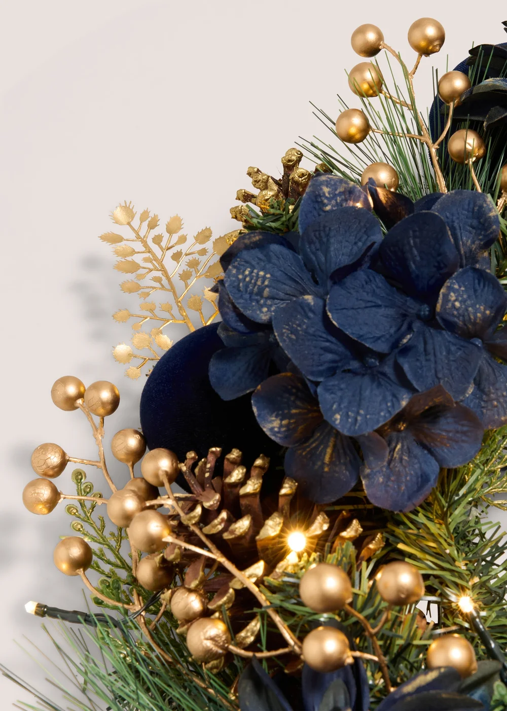 Navy & Gold Wreath Image 2