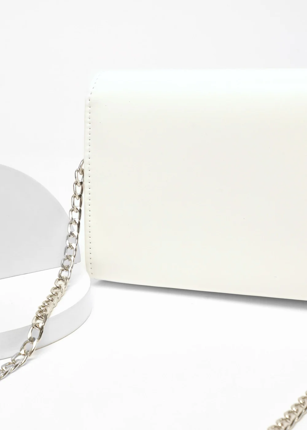 Quiz White Faux Leather Chain Bag - One Size Image 4