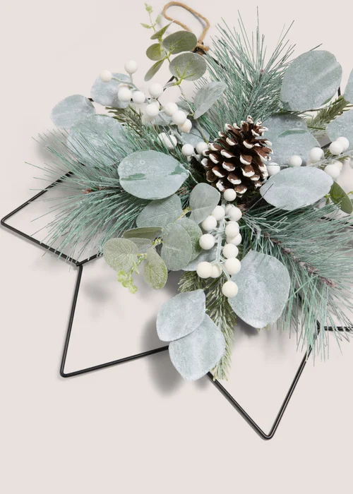Wondrous Artificial Star Shape Christmas Wreath Image 2