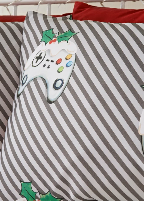 Joyful Christmas Gaming Duvet Set - Single Image 2
