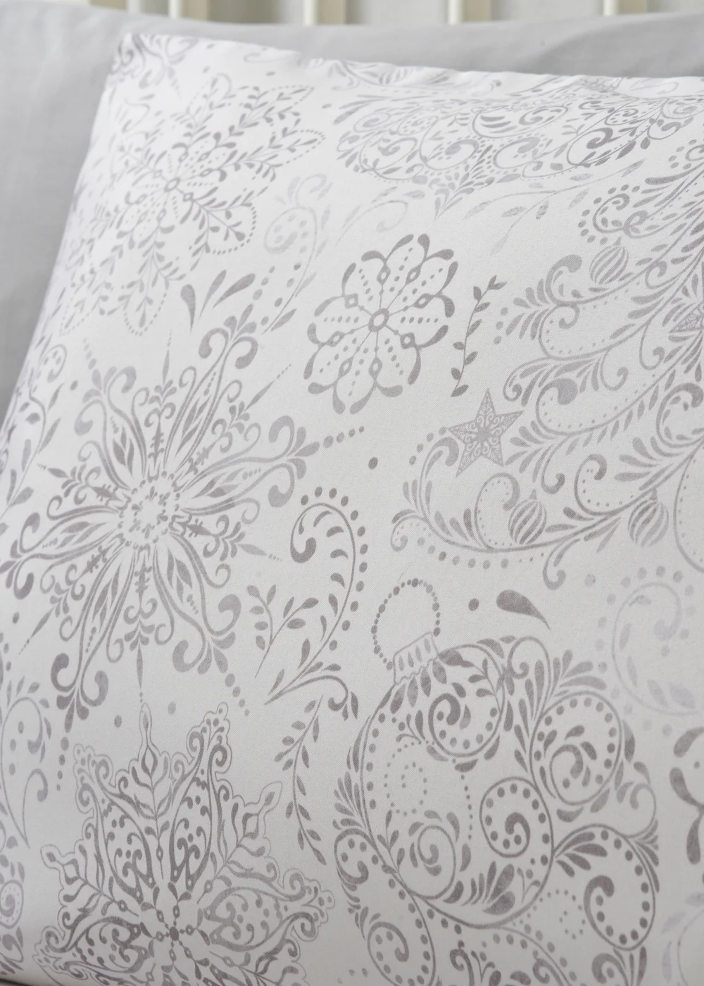Wondrous Christmas White Snowflake Duvet Set - Single Image 2