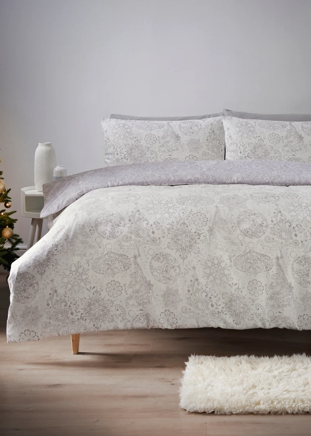 Wondrous Christmas White Snowflake Duvet Set - Single Image 1