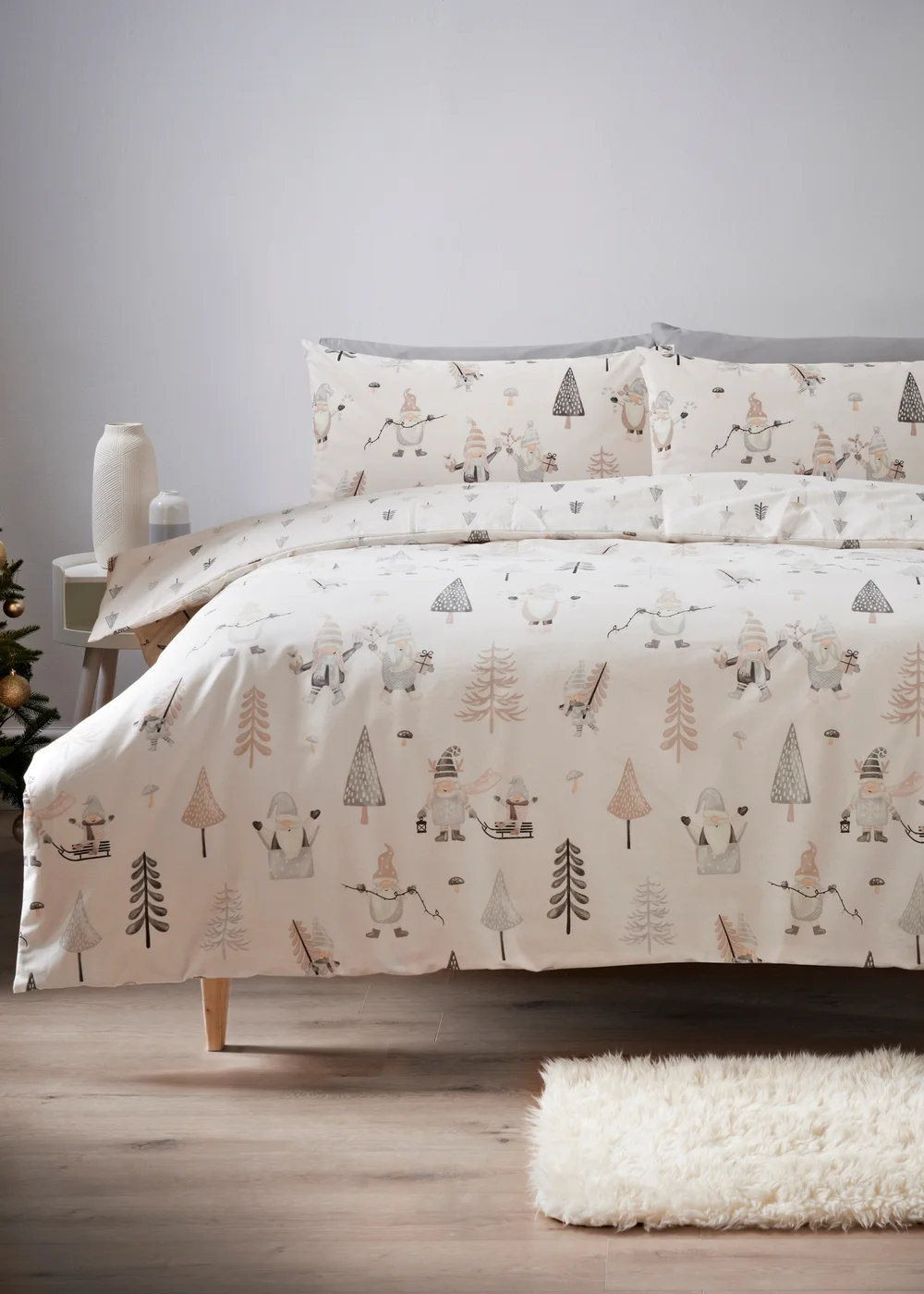 Wondrous Christmas Grey Gonk Duvet Set - Single Image 1