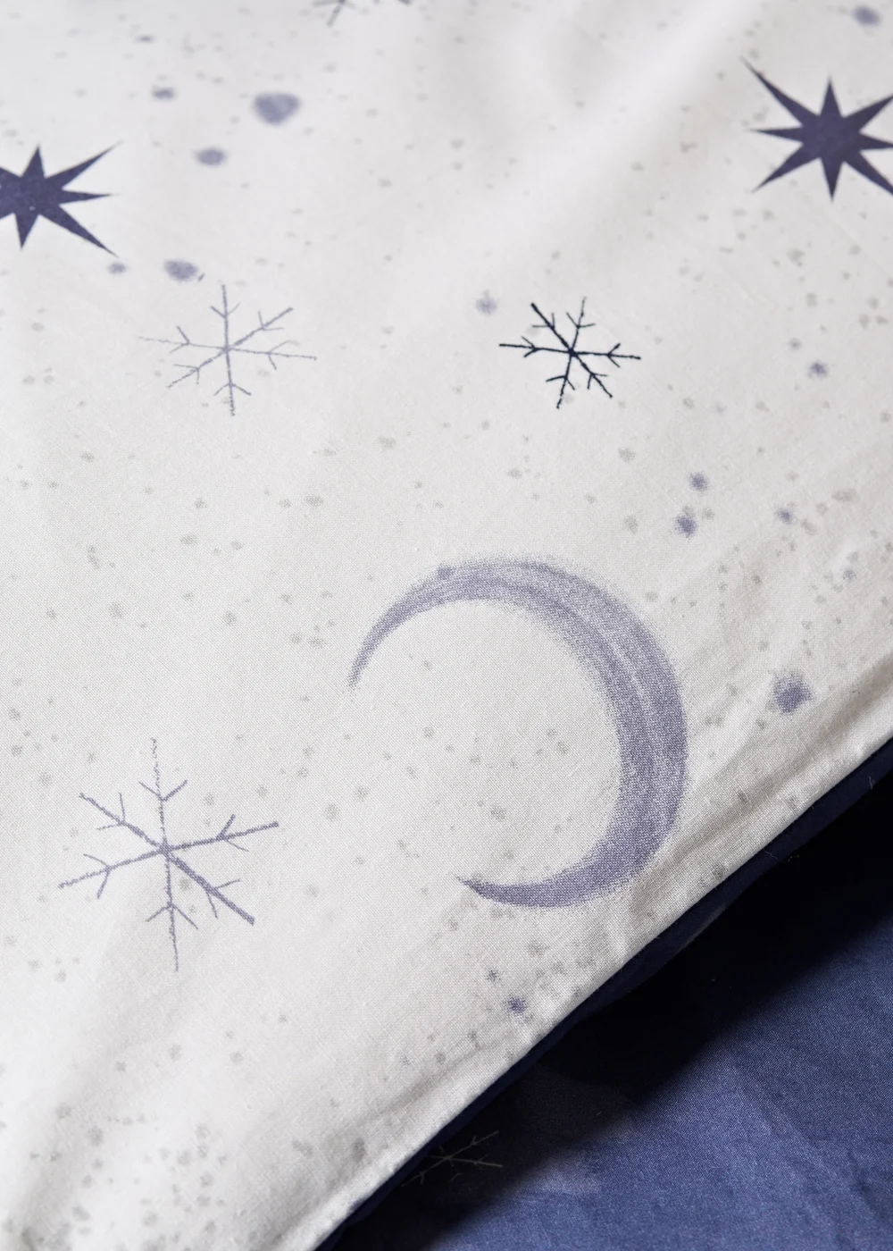 Wondrous Christmas Navy Polar Bear Duvet Set - Single Image 3