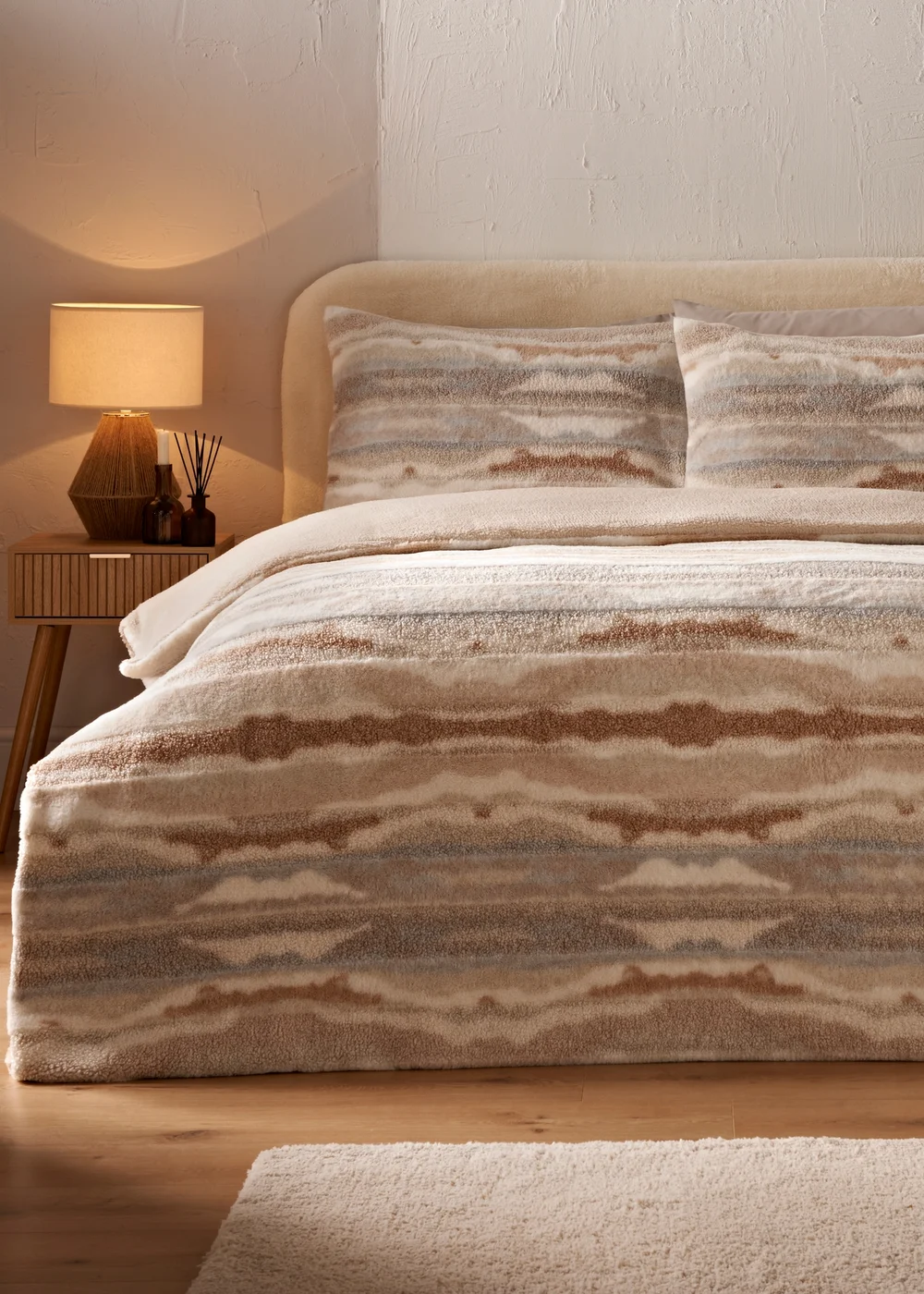 Multicolour Landscape Faux Fur Duvet Set - Double Image 1