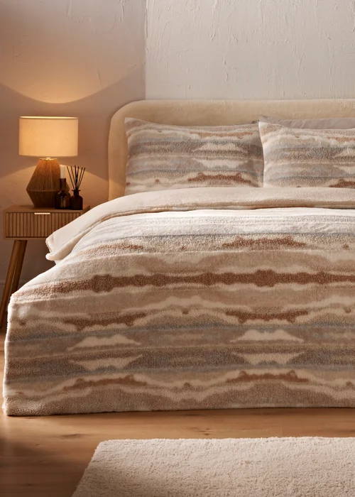 Multicolour Landscape Faux Fur Duvet Set - Double Image 1