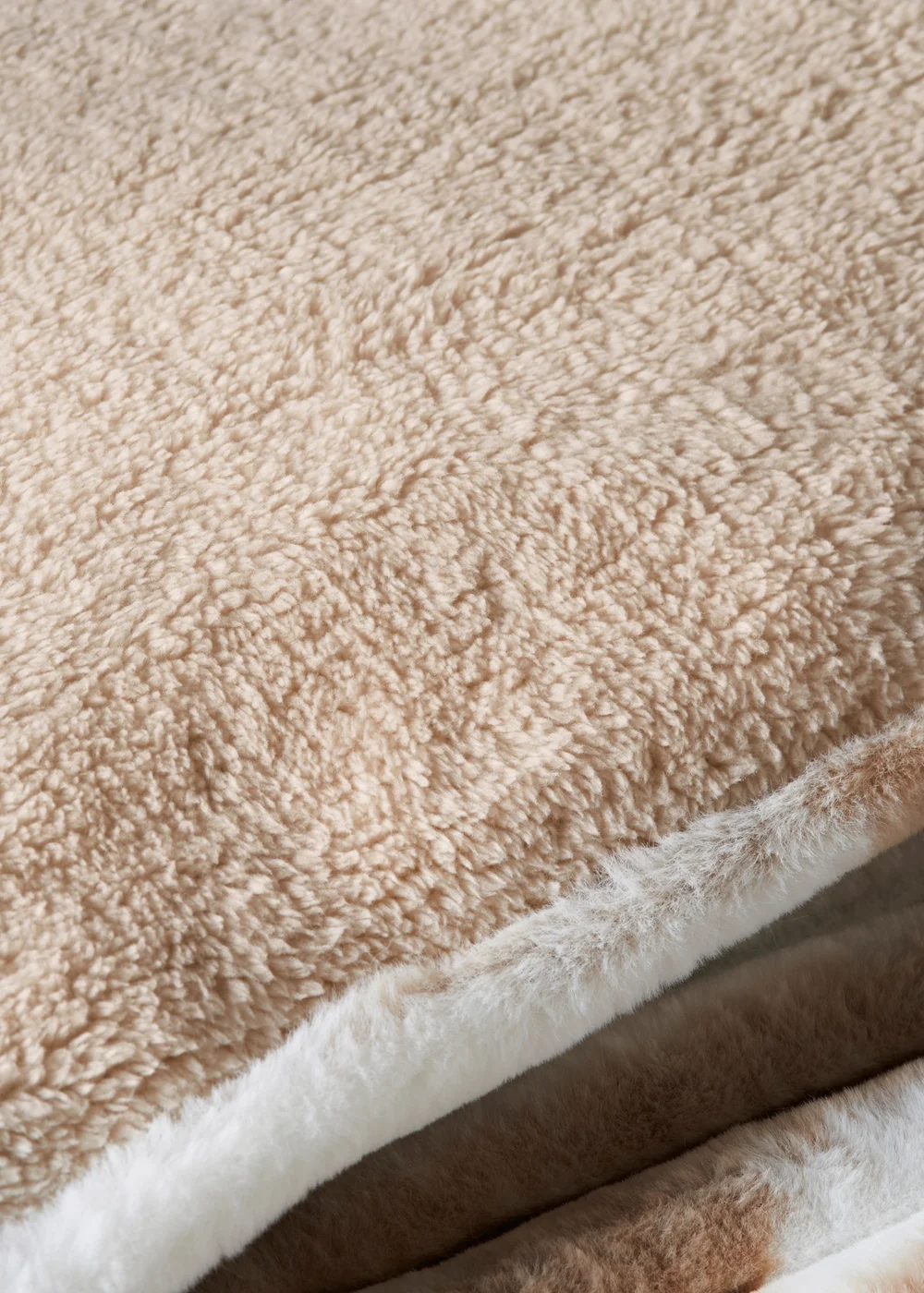 Beige Faux Fur Duvet Set - Double Image 3