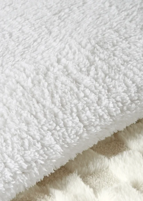 Cream Checkerboard Fleece Duvet Set - Single Image 3