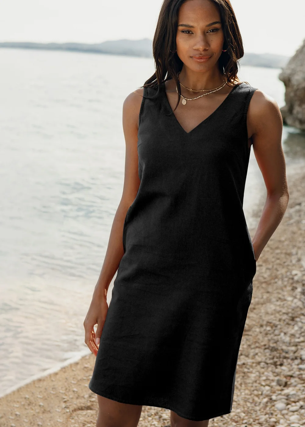 Threadbare Black Linen Blend Peggy V Neck Shift Dress - 12 Threadbare Black Linen Blend Peggy V Neck Shift Dress - 12