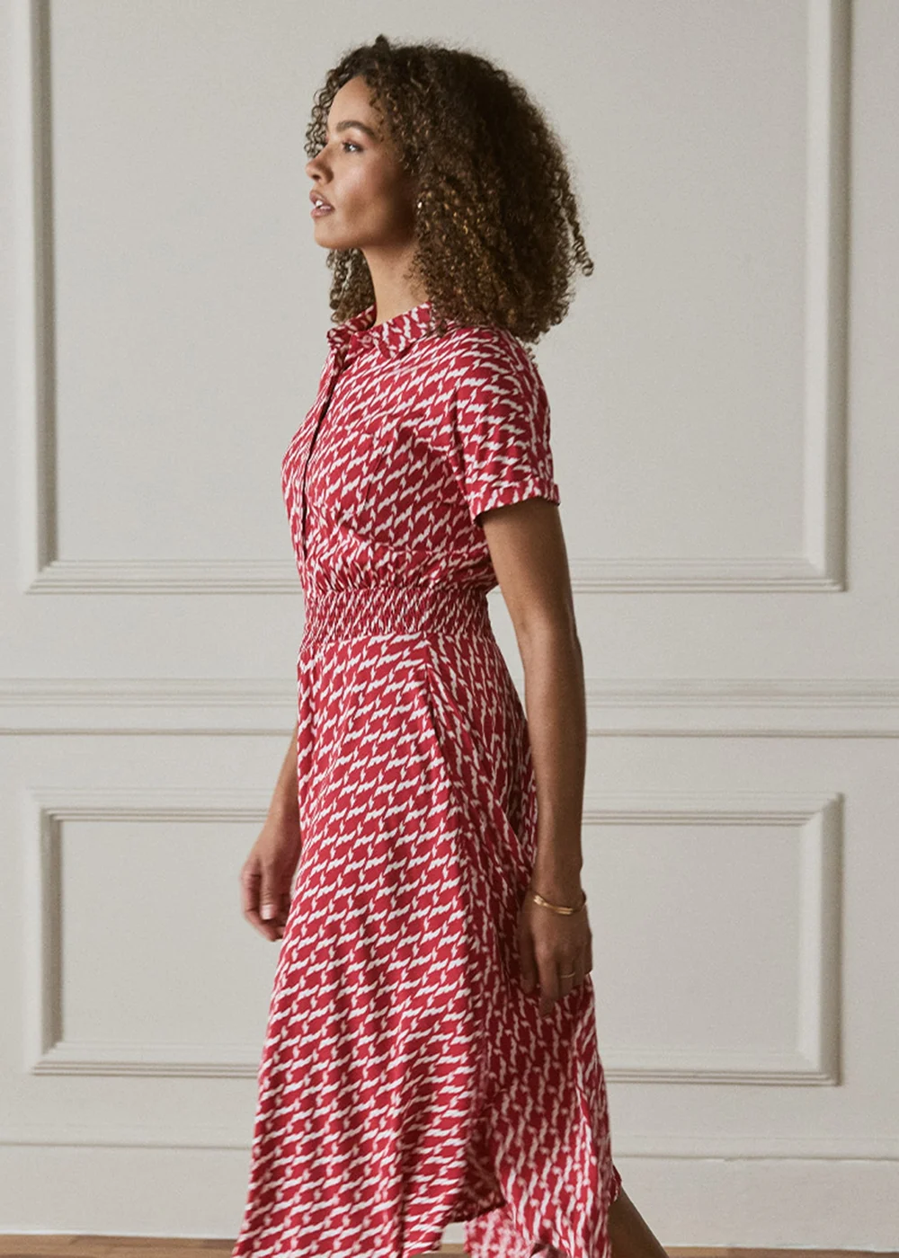 Izabel London Red Geo Print Hanky Hem Midi Dress - 8 Image 5