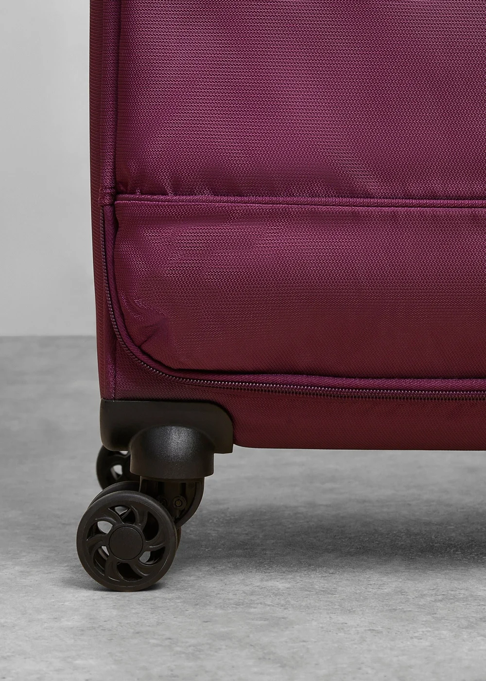 Rock Paris Suitcase Purple - UNDERSEAT Image 4
