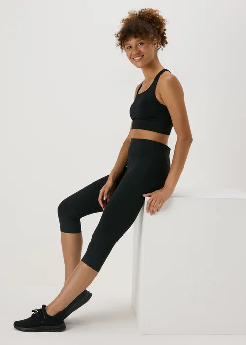Souluxe Black Capri Leggings - 8 Image 8