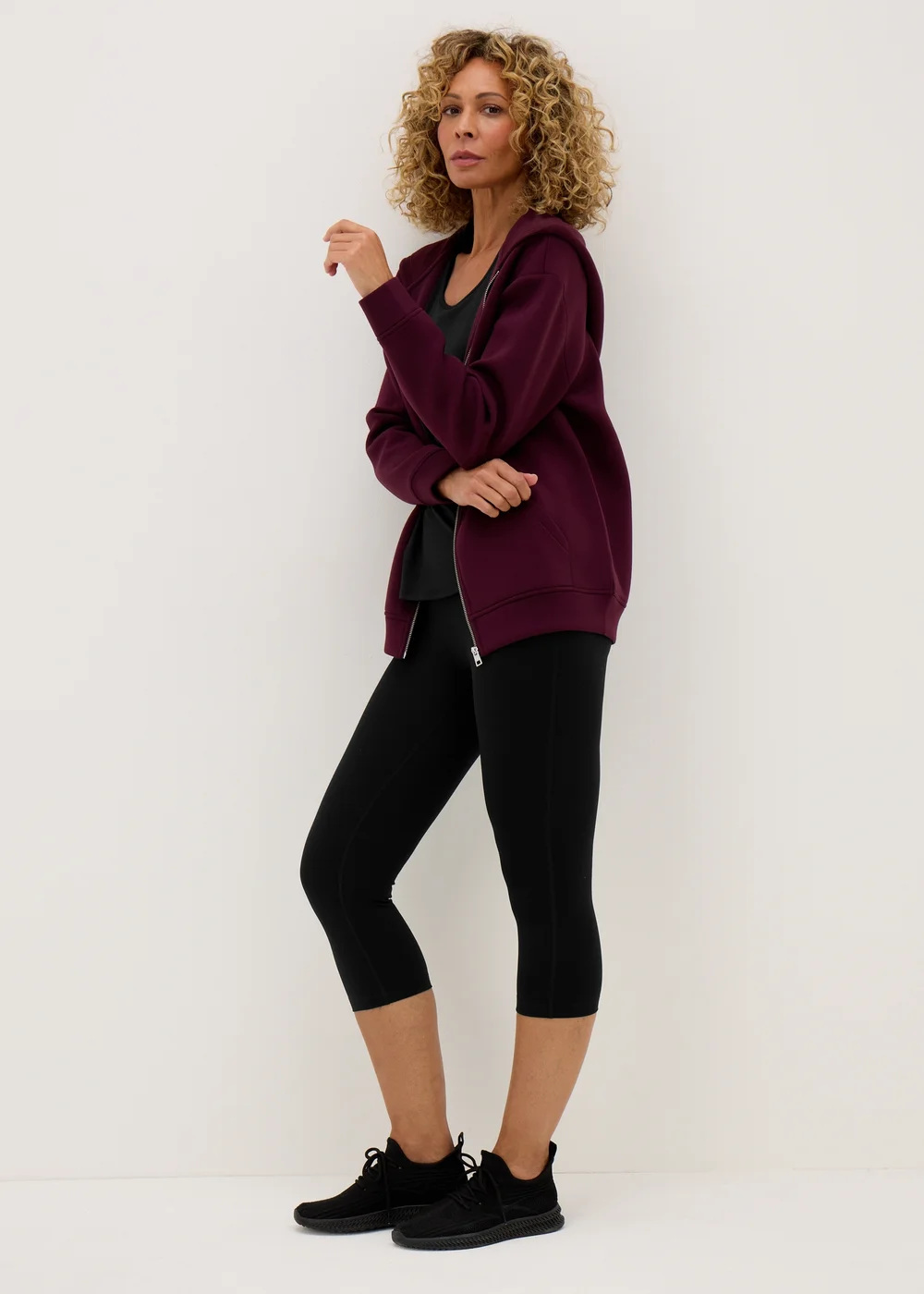 Souluxe Black Capri Leggings - 8 Image 1