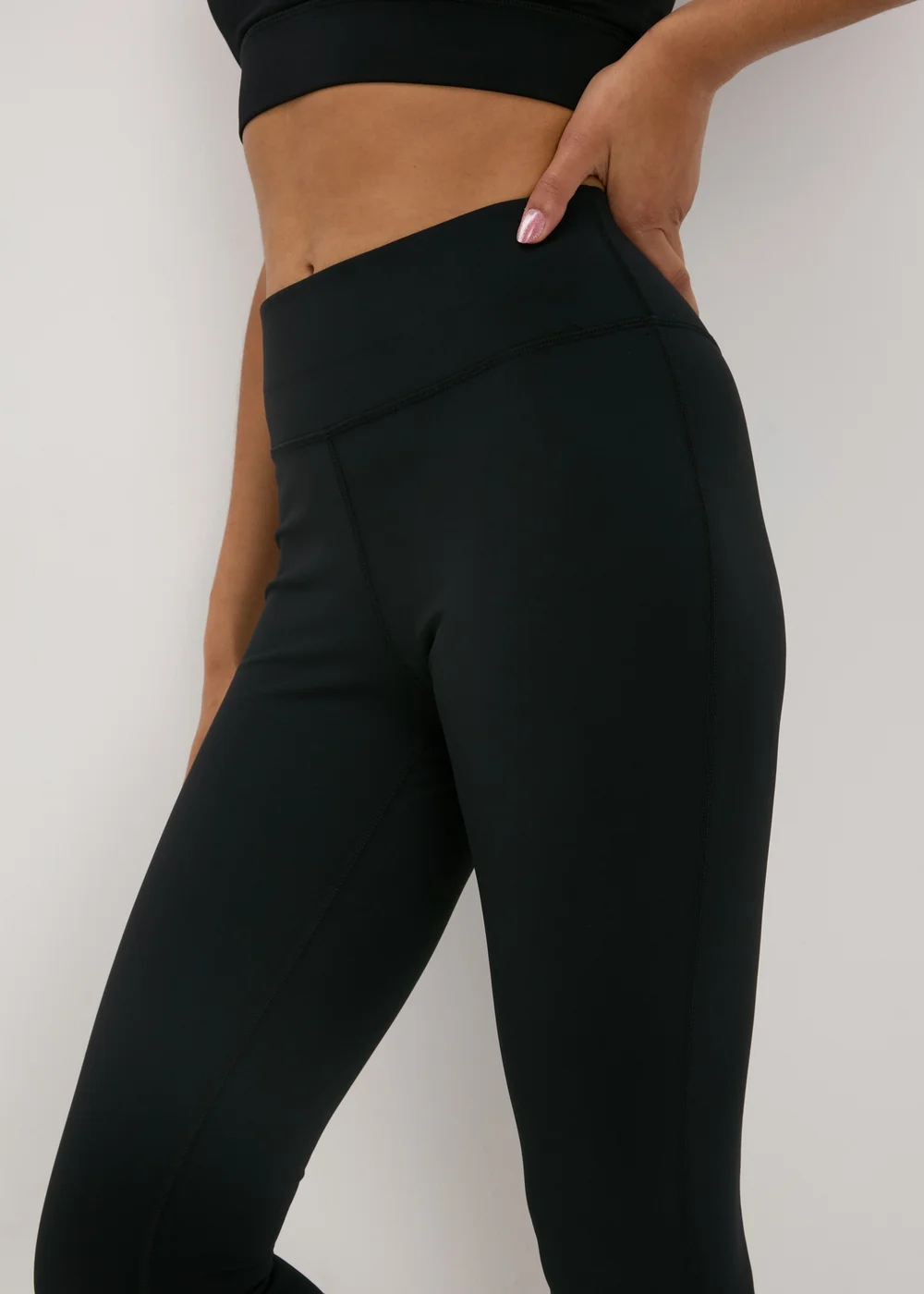 Souluxe Black Capri Leggings - 8 Image 7
