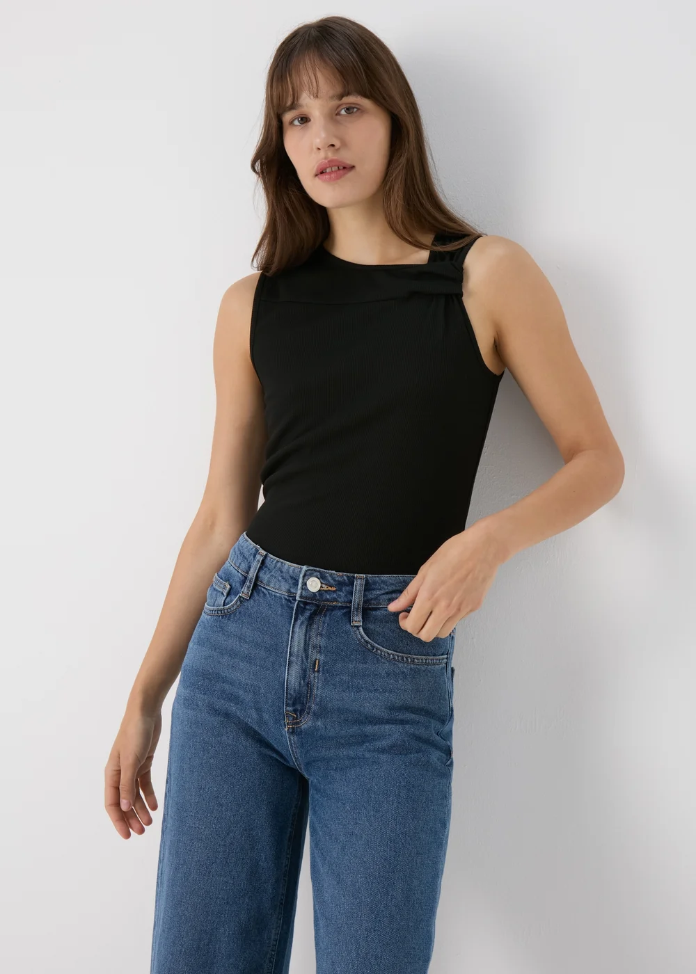 Black Twist Ribbed Vest - Size 8 Image 1