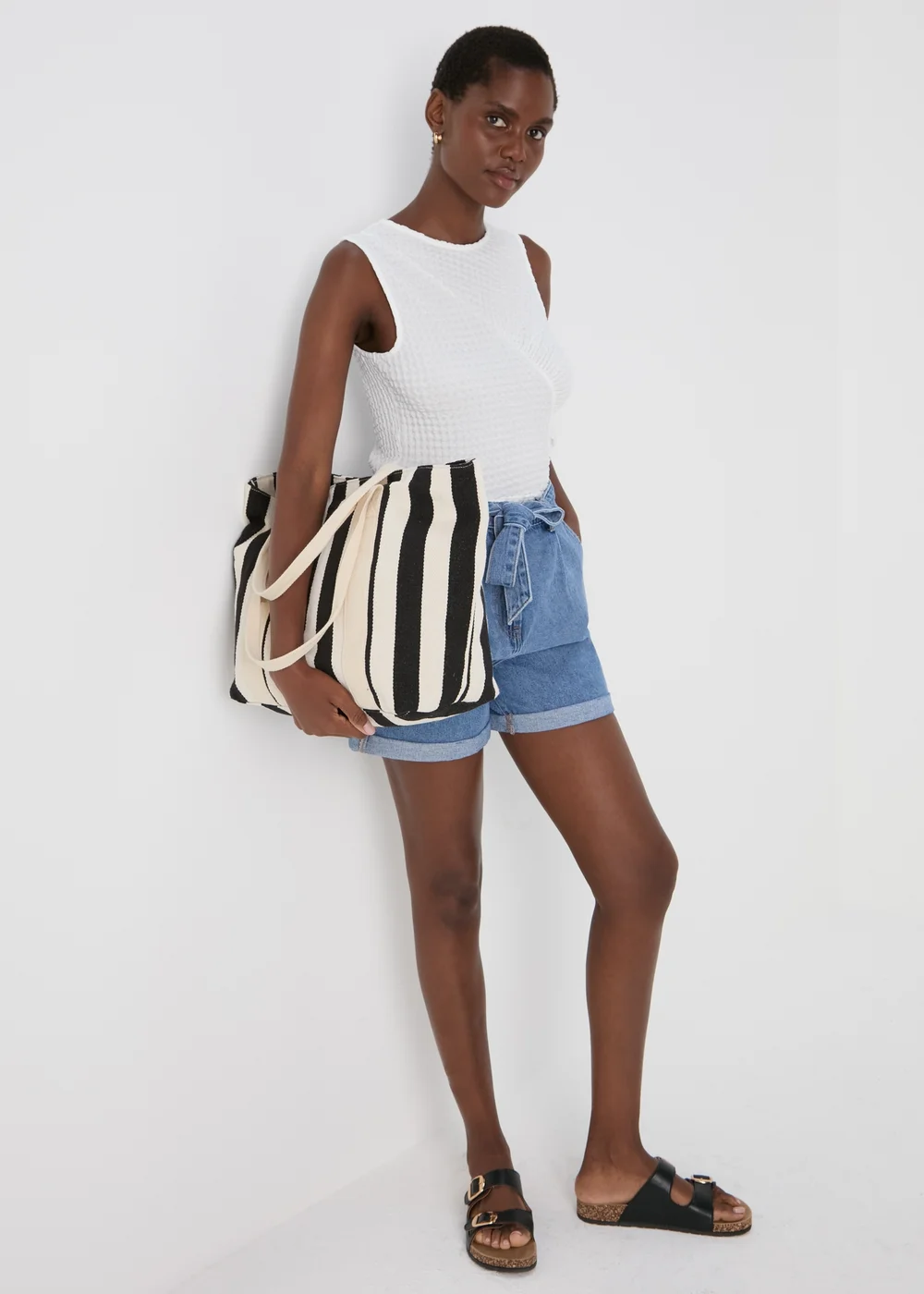 White Textured Vest - Size 8 Image 4