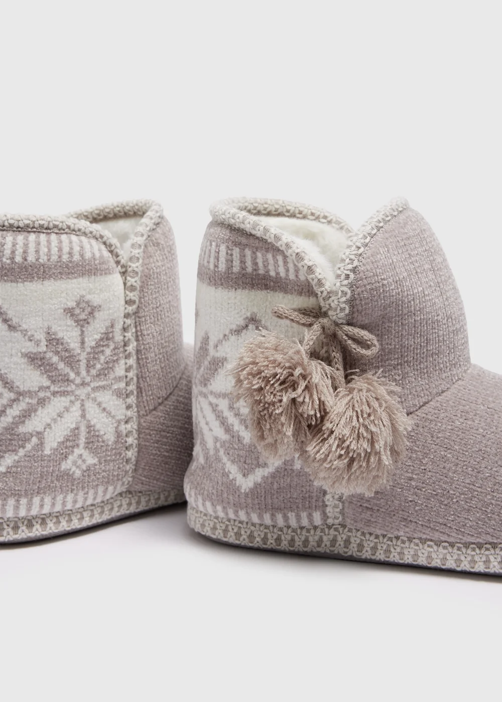 Grey Snowflake Knitted Slipper Boot - S Image 2