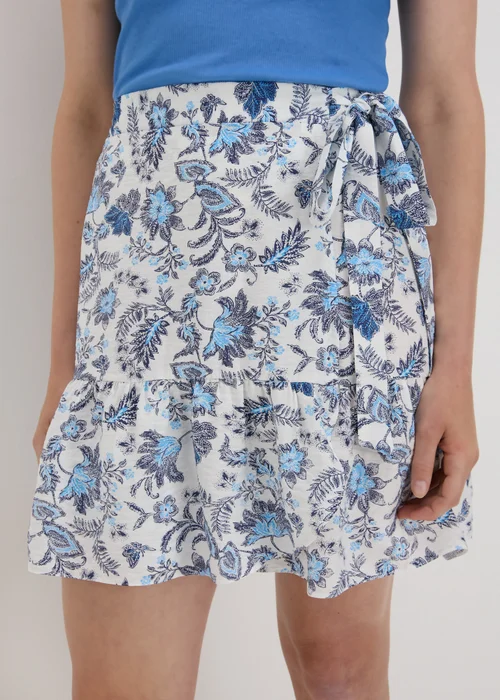 White Floral Mini Wrap Skirt - Size 8 Image 3