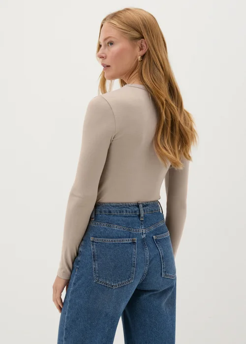 Beige Long Sleeved T-Shirt - Size 8 Image 1