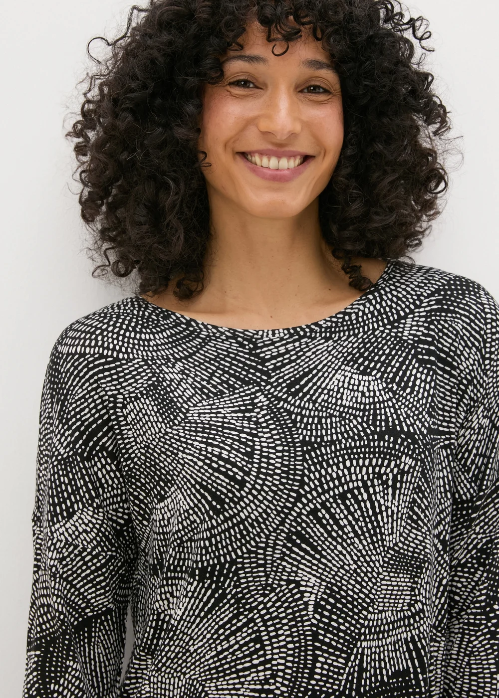 Black Swirl Viscose Longline Top - S Image 2