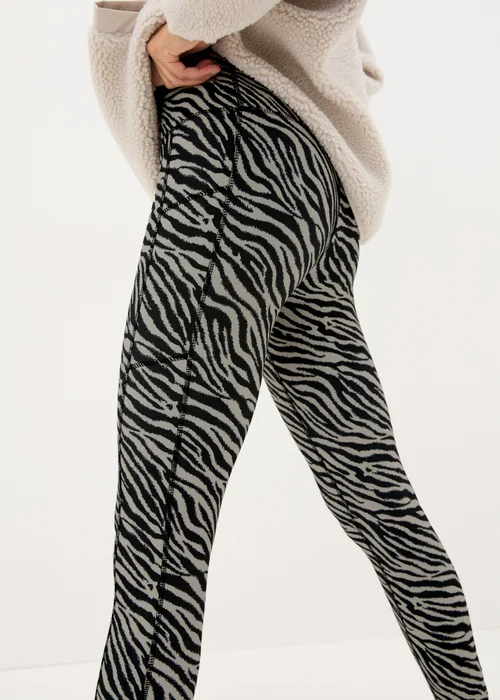 Souluxe Zebra Print Leggings - 8 Image 2