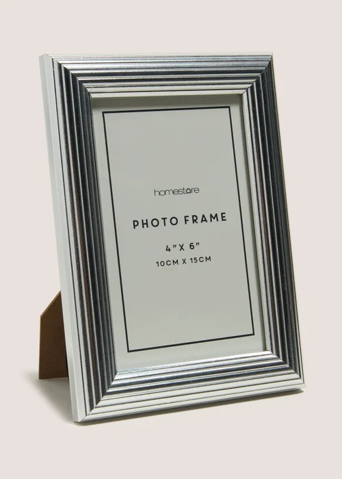Silver Ridged Frame (4inch x 6inch) Image 1