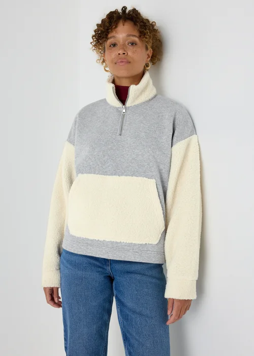 Grey Contrast Borg Fleece - S Image 1