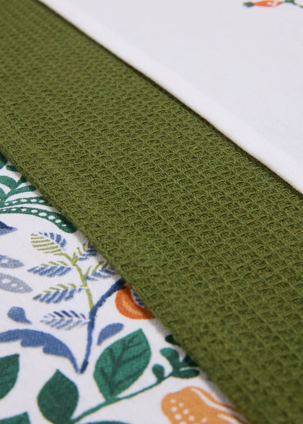 3 Pack Folk Harvest Tea Towels Image 2