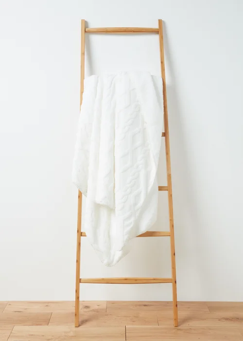 White Cable Fleece Throw Image 1