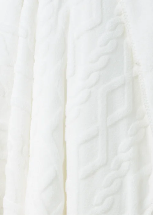 White Cable Fleece Throw Image 2