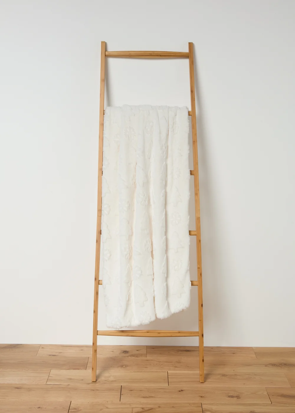 Cream Christmas Tree Faux Fur Throw Image 1