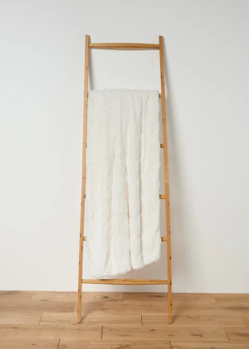 Cream Christmas Tree Faux Fur Throw Image 1