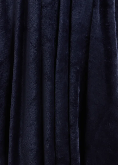Navy Plain Throw (130cm x 150cm) Image 2