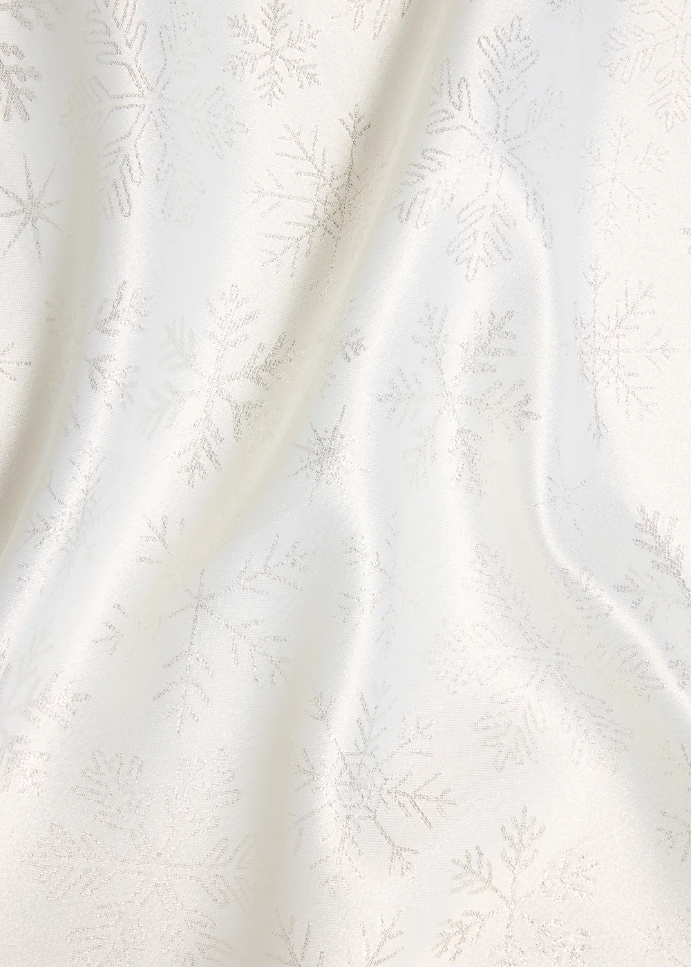 Wondrous White Snowflake Tablecloth Image 2