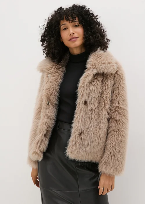 Beige Faux Fur Coat - 8 Image 3
