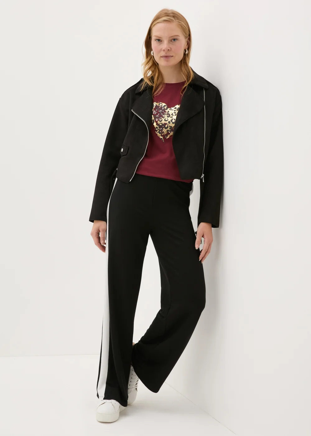 Burgundy Heart Graphic T-Shirt - S Image 3