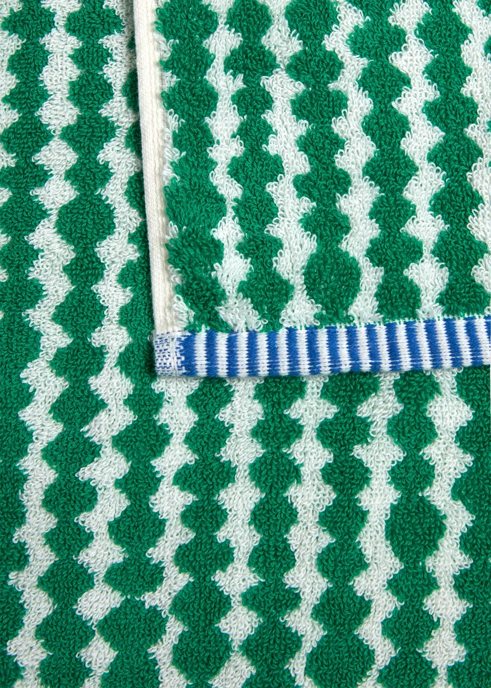 Green Spot Pattern Towel - Hand Towel Image 2
