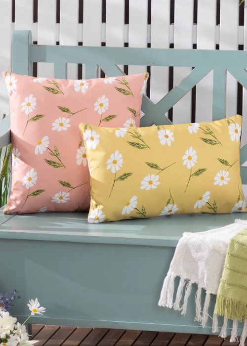 Wylder Nature Daisies Filled Outdoor Cushion (43cm x 43cm x 8cm) - One Size Image 4