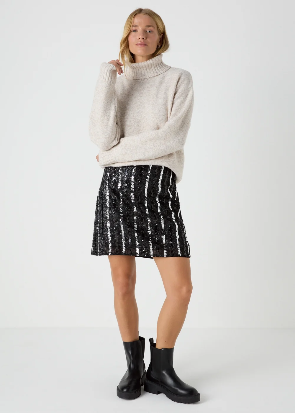 Black Sequin Mini Skirt - 8 Image 1