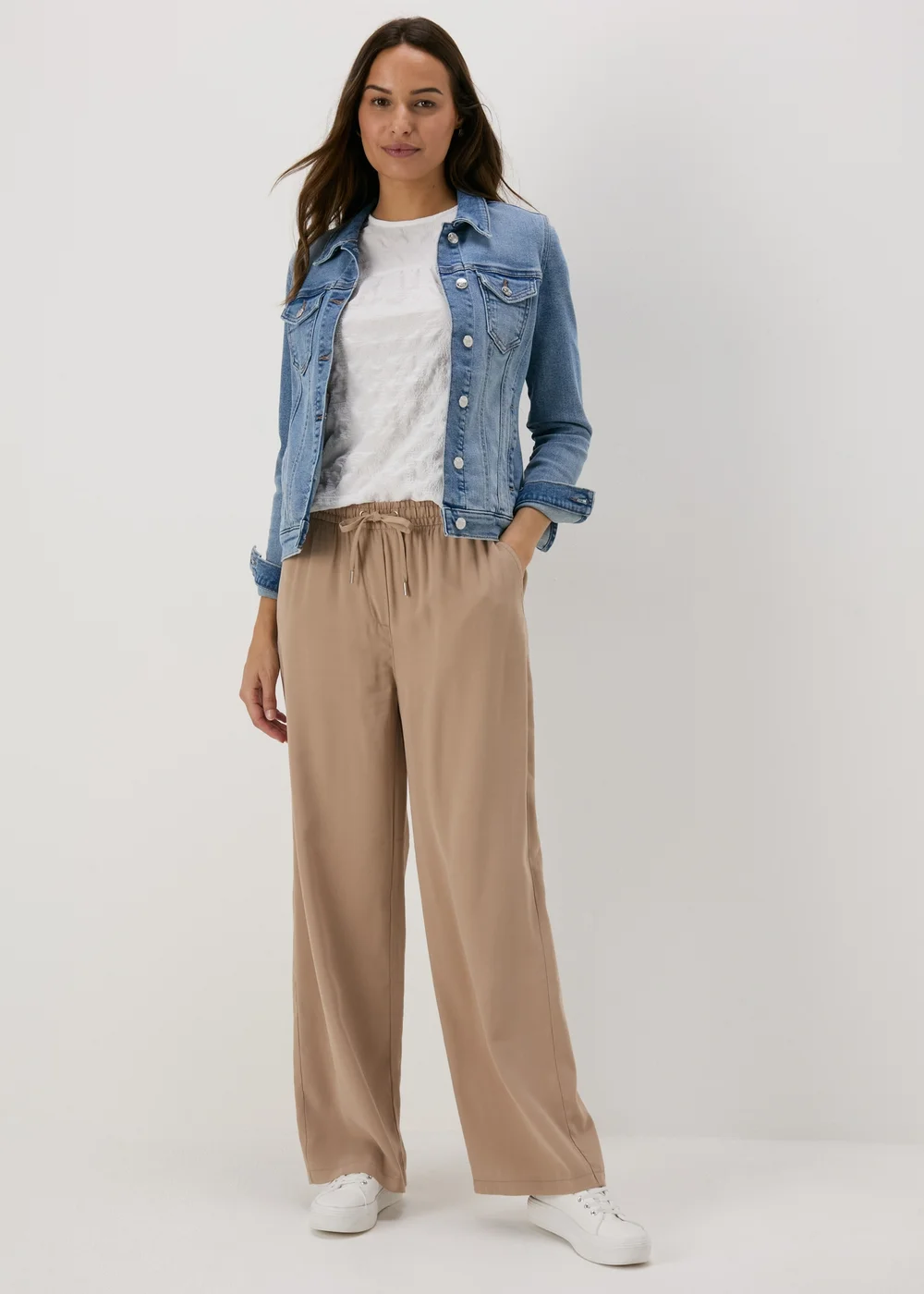 White Seersucker Ruffle Sleeve T-Shirt - Size 8 Image 4