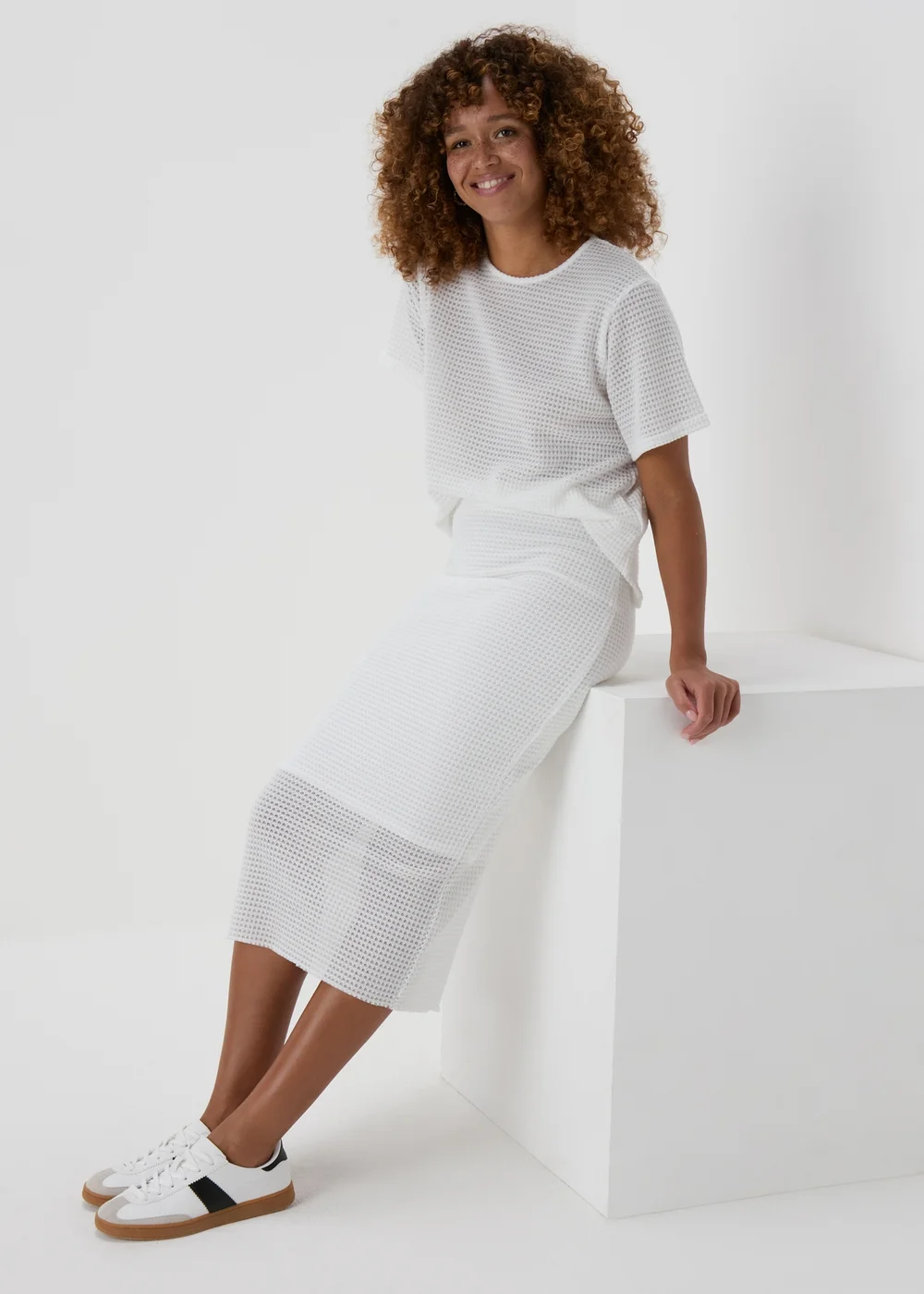 White Crochet T-Shirt - Size 8 Image 4