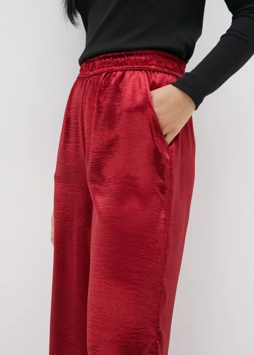 Red Textured Satin Wide Leg Trousers - 8 Image 2